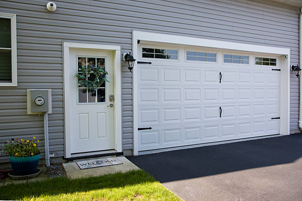 24/7 Emergency Garage Door Panel Replacement experts in Sterling City, TX
